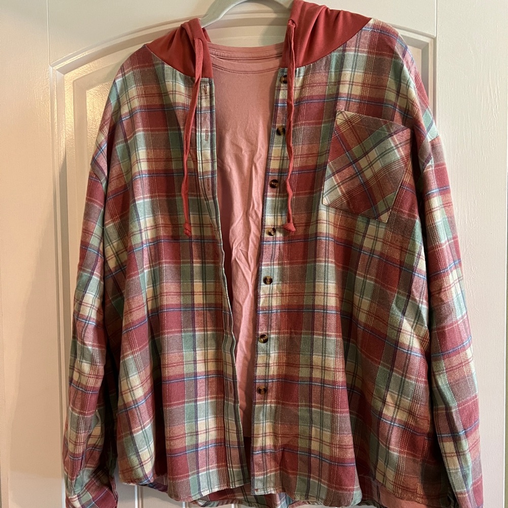 Women’s lightweight hooded flannel